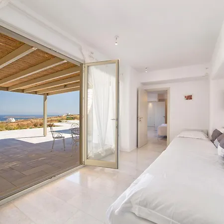 Villa Crystal Blue 4br With Infinity Pool By Jj Hospitality